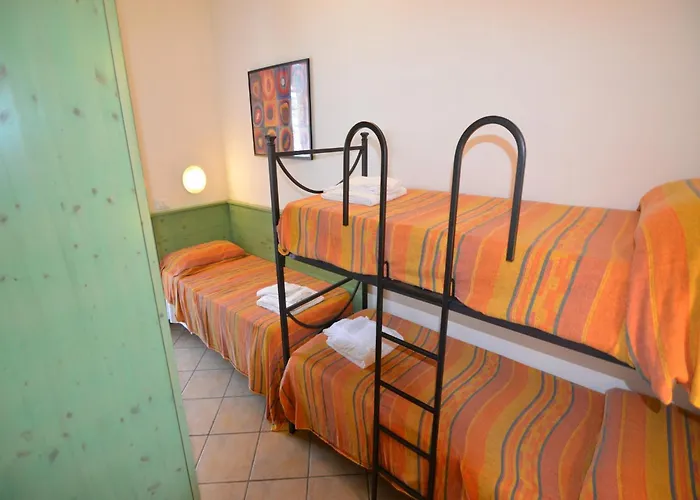 Comfy With Ac Located At The بيت للعطل