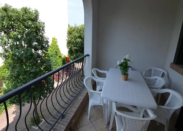 Comfy With Ac Located At The *