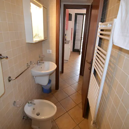 Holiday home Comfy Apartment With Ac Located At The Beach *