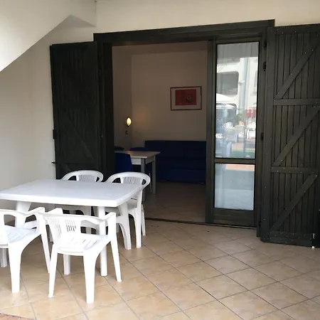 Comfy Apartment With Ac Located At The Beach *