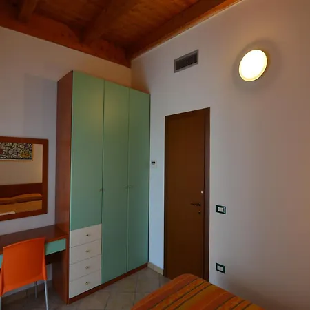 Comfy With Ac Located At The 리도 디 스피나