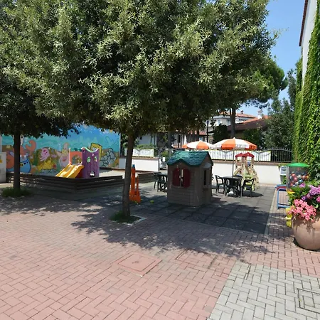 Holiday home Comfy Apartment With Ac Located At The Beach *