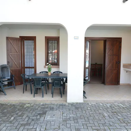 Holiday home Comfy Apartment With Ac Located At The Beach