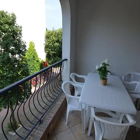 Comfy Apartment With Ac Located At The Beach